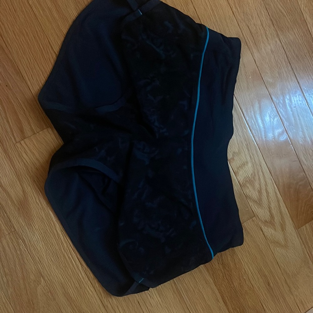 Lululemon 2 inch short speed up low rise